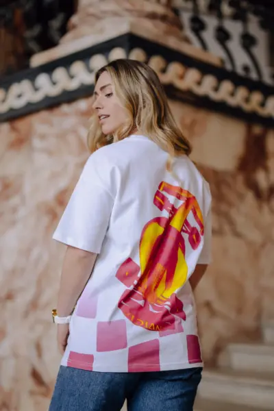 lifestyle photoVICE Essential Tee - White