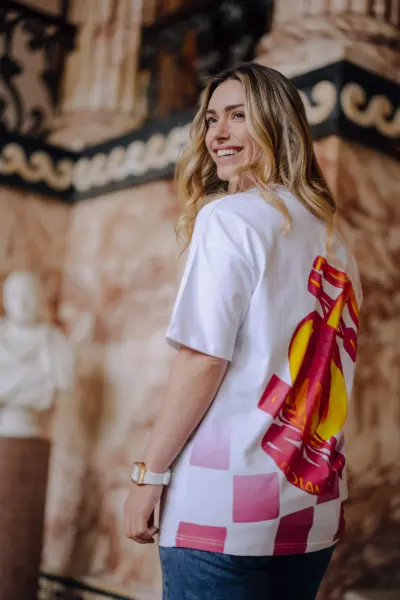 lifestyle photoVICE Essential Tee - White