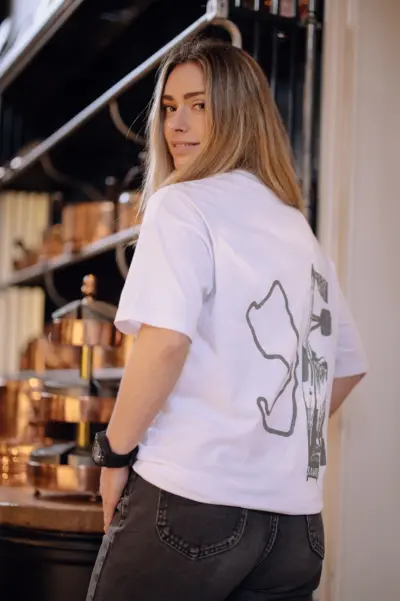 lifestyle photoTRACK Essential Tee - White