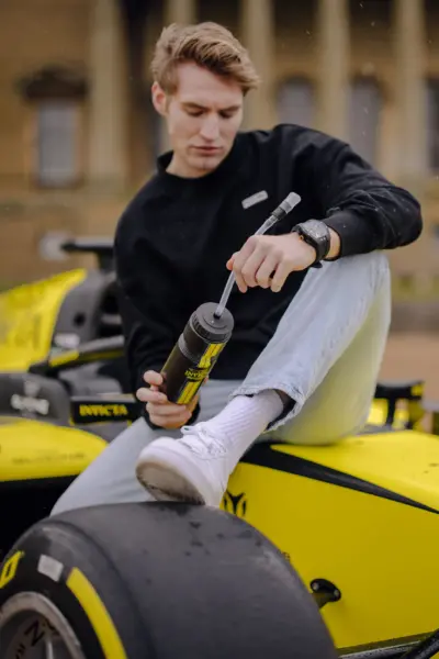 lifestyle photoLIVERY Essential Crew Neck - Black