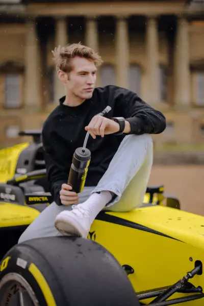 lifestyle photoLIVERY Essential Crew Neck - Black