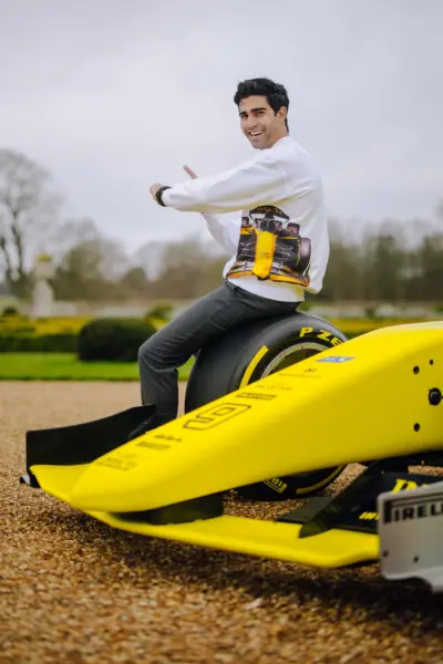 lifestyle photoLIVERY Essential Crew Neck - White