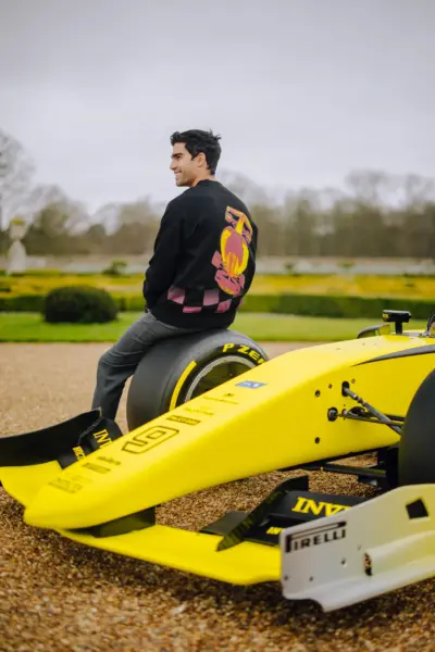 lifestyle photoVICE Essential Crew Neck - Black