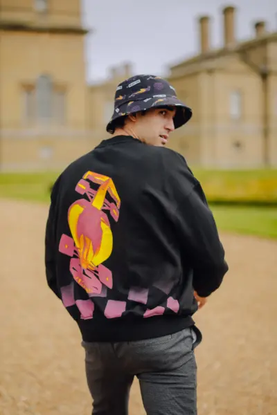 lifestyle photoVICE Essential Crew Neck - Black