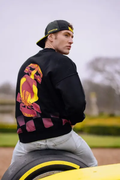 lifestyle photoVICE Essential Crew Neck - Black