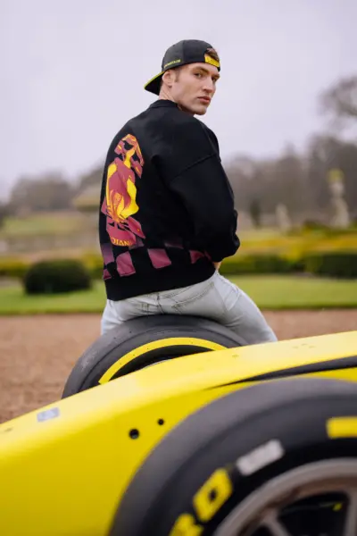 lifestyle photoVICE Essential Crew Neck - Black