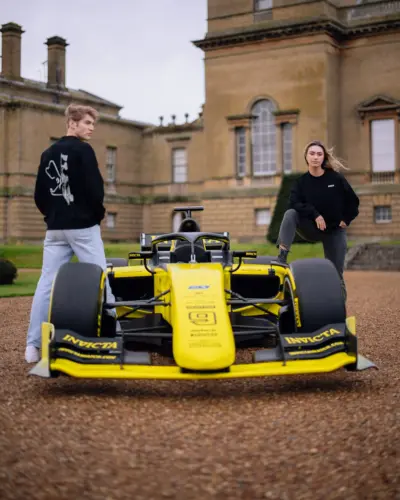 lifestyle photoTRACK Essential Crew Neck - Black