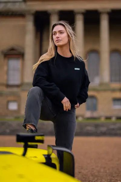 lifestyle photoTRACK Essential Crew Neck - Black