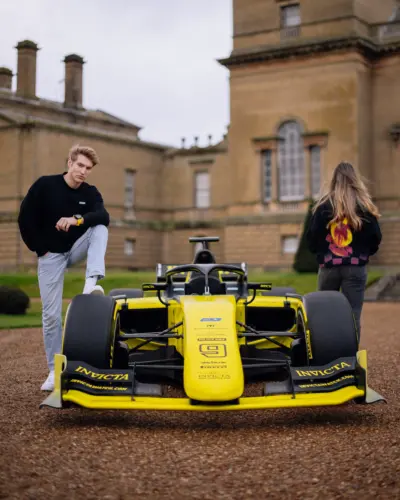 lifestyle photoTRACK Essential Crew Neck - Black