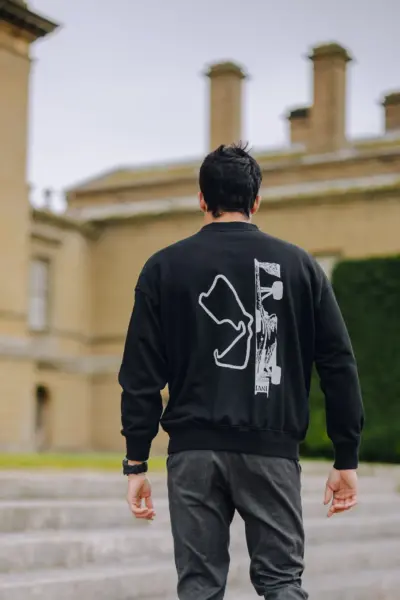 lifestyle photoTRACK Essential Crew Neck - Black