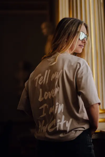 lifestyle photoLOVER Essential Tee - Beige