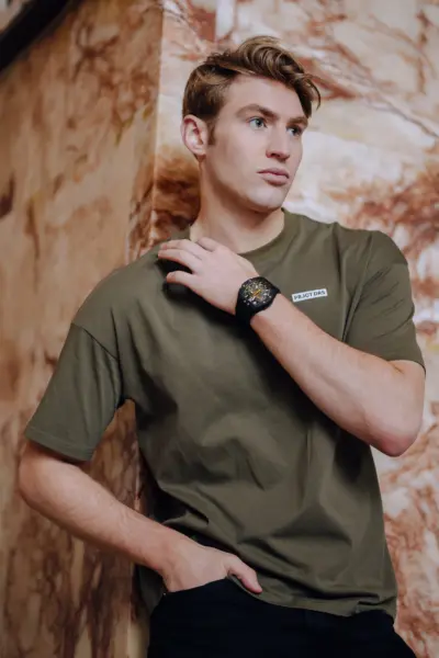 lifestyle photoSPORTS CAR Essential Tee - Green