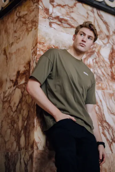 lifestyle photoSPORTS CAR Essential Tee - Green